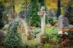 Friedhof mit Grabsteinen © Pixabay