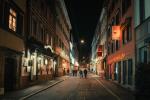 Straße im Leonhardsviertel bei Nacht
© Stuttgart-Marketing, Bild: Canto