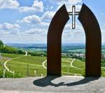 Himmelspforte mit herrlichem Blick über die Weinberge © Komoot