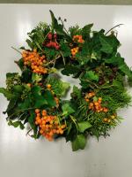 Herbstkranz mit bunten Naturmaterialien © Susanne Polziehn