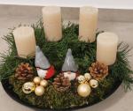 Adventskranz mit weihnachtlichen Naturmaterialien © Susanne Polziehn